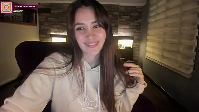 Snapshot of alicewilloww chatting on 03/05/25, 02:14 alicewilloww online show from 03/05/25, 02:14