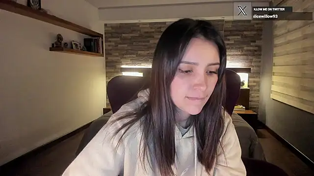 Snapshot of alicewilloww chatting on 09/10/25, 11:27 alicewilloww online show from 09/10/25, 11:27
