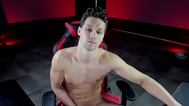 Snapshot of dirty-boss chatting on 02/14/25, 09:21 dirty-boss online show from 02/14/25, 09:21