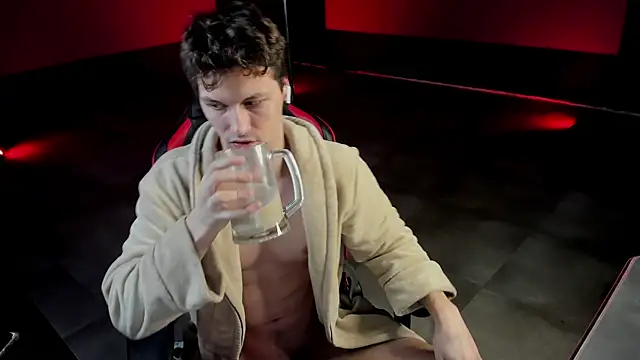 Snapshot of dirty-boss chatting on 03/20/25, 06:31 dirty-boss online show from 03/20/25, 06:31