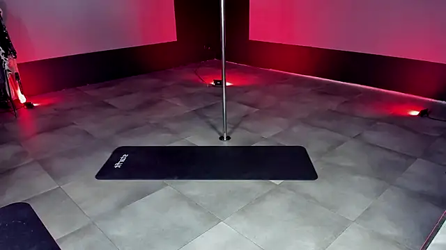 Snapshot of dirty-boss chatting on 09/25/25, 11:14 dirty-boss online show from 09/25/25, 11:14