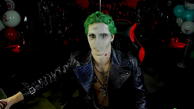 Snapshot of dirty-boss chatting on 10/31/25, 01:39 dirty-boss online show from 10/31/25, 01:39