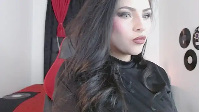 Snapshot of misslombana chatting on 02/07/25, 05:31 misslombana online show from 02/07/25, 05:31