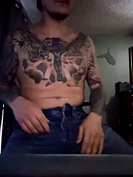 Snapshot of MrBiggBallz chatting on 01/31/25, 01:23 MrBiggBallz online show from 01/31/25, 01:23