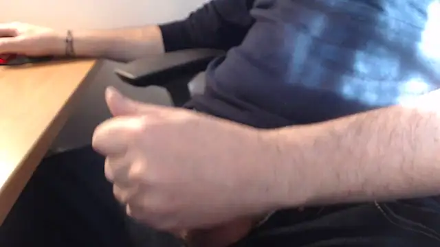 Snapshot of 3lr0nde chatting on 02/06/25, 01:43 3lr0nde online show from 02/06/25, 01:43