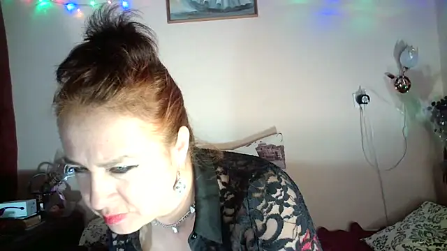 VanezaSmith online show from 12/31/24, 12:32