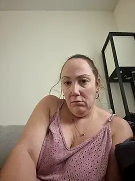 Snapshot of Wisie_Cutie chatting on 12/15/24, 02:27 Wisie Cutie online show from 12/15/24, 02:27