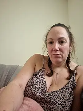 Snapshot of Wisie_Cutie chatting on 12/31/24, 01:08 Wisie Cutie online show from 12/31/24, 01:08