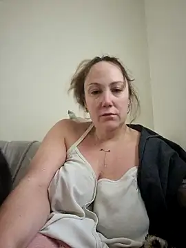 Snapshot of Wisie_Cutie chatting on 01/04/25, 02:14 Wisie Cutie online show from 01/04/25, 02:14