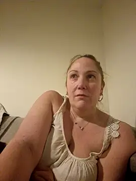 Snapshot of Wisie_Cutie chatting on 01/07/25, 10:19 Wisie Cutie online show from 01/07/25, 10:19