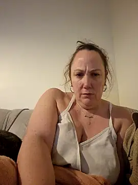 Snapshot of Wisie_Cutie chatting on 01/12/25, 10:01 Wisie Cutie online show from 01/12/25, 10:01