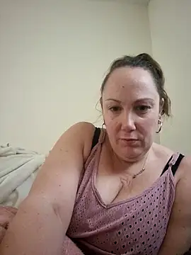 Snapshot of Wisie_Cutie chatting on 01/18/25, 03:16 Wisie Cutie online show from 01/18/25, 03:16