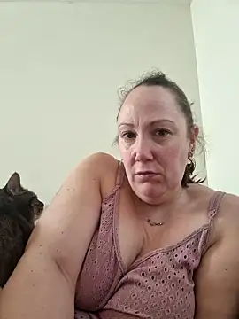 Snapshot of Wisie_Cutie chatting on 02/15/25, 02:11 Wisie Cutie online show from 02/15/25, 02:11