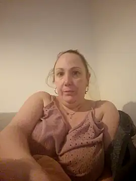 Snapshot of Wisie_Cutie chatting on 02/15/25, 08:43 Wisie Cutie online show from 02/15/25, 08:43