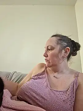 Snapshot of Wisie_Cutie chatting on 02/22/25, 02:41 Wisie Cutie online show from 02/22/25, 02:41