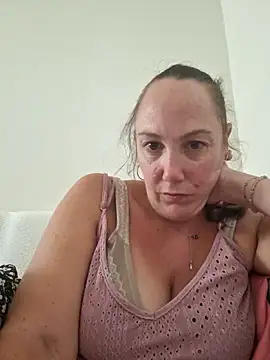 Snapshot of Wisie_Cutie chatting on 09/08/25, 03:11 Wisie Cutie online show from 09/08/25, 03:11