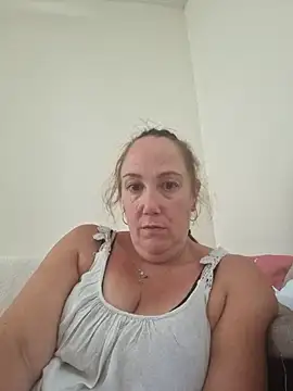Snapshot of Wisie_Cutie chatting on 09/09/25, 03:22 Wisie Cutie online show from 09/09/25, 03:22