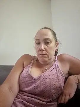 Snapshot of Wisie_Cutie chatting on 09/30/25, 03:28 Wisie Cutie online show from 09/30/25, 03:28