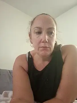 Snapshot of Wisie_Cutie chatting on 10/14/25, 03:35 Wisie Cutie online show from 10/14/25, 03:35