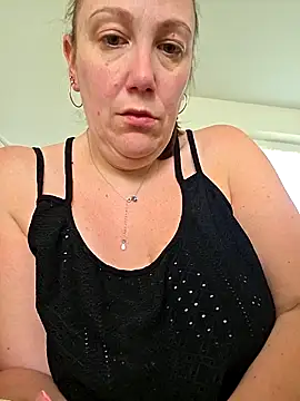 Wisie Cutie online show from 03/18/26, 10:40