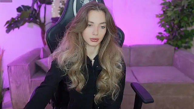 Snapshot of Kisasolo chatting on 03/16/25, 07:38 Kisasolo online show from 03/16/25, 07:38