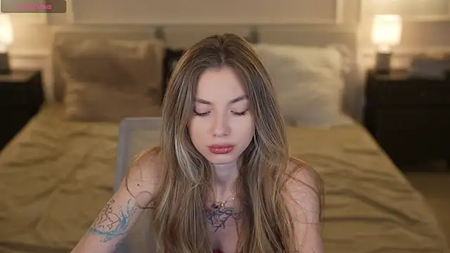 Snapshot of Kisasolo chatting on 11/26/25, 01:06 Kisasolo online show from 11/26/25, 01:06