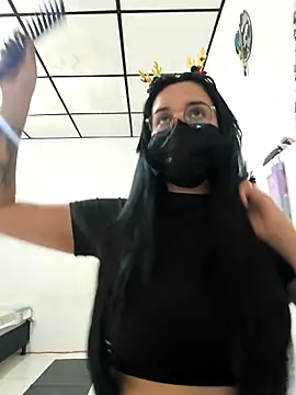 Annya-sweet online show from 12/15/25, 03:16