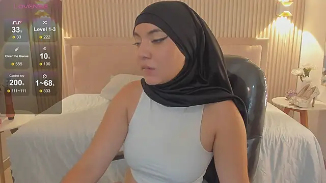 Snapshot of Sooffii_1 chatting on 02/14/25, 05:41 Sooffii 1 online show from 02/14/25, 05:41