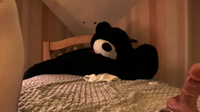 Redhead Shark new online show from 01/11/25, 03:20