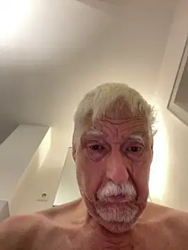 Snapshot of Steffibi1954 chatting on 11/01/25, 03:41 Steffibi1954 online show from 11/01/25, 03:41