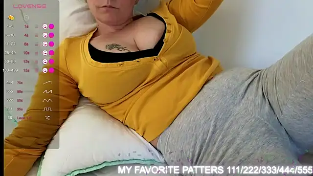 Snapshot of Claraxxxxx chatting on 02/18/26, 01:18 Claraxxxxx online show from 02/18/26, 01:18