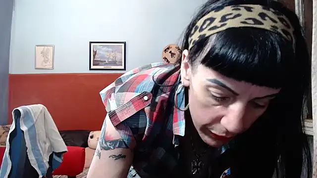 Snapshot of Gretella chatting on 10/16/25, 03:18 Gretella online show from 10/16/25, 03:18