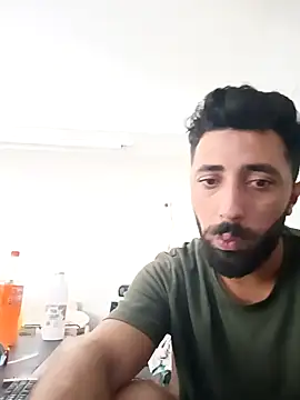 Snapshot of Rakiyy34 chatting on 09/25/25, 09:24 Rakiyy34 online show from 09/25/25, 09:24