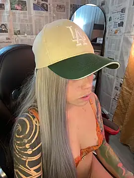 i am nina  online show from 02/24/26, 07:56