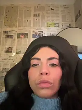 Snapshot of i_am_nina_ chatting on 04/27/26, 09:13 i am nina online show from 04/27/26, 09:13