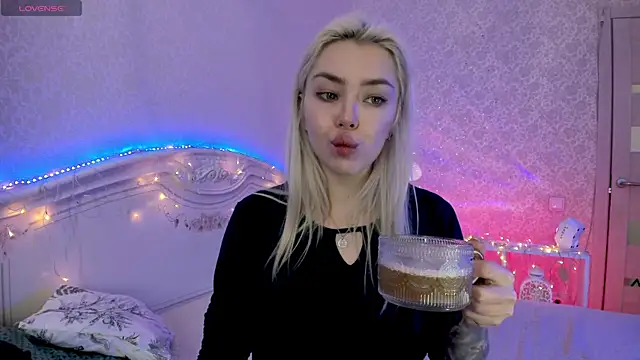 LillyMoure  online show from 01/15/26, 11:52