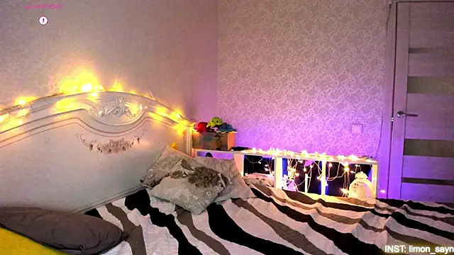 LillyMoure  online show from 02/13/26, 11:01