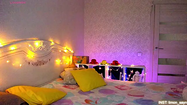 LillyMoure  online show from 03/26/26, 11:10