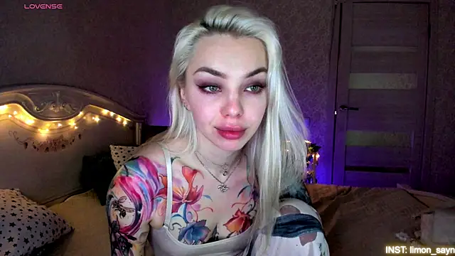 LillyMoure  online show from 05/28/26, 11:35