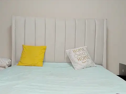  heavenlysent online show from 10/28/25, 01:42