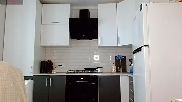 Snapshot of SayMeow_ chatting on 06/27/26, 03:28 SayMeow online show from 06/27/26, 03:28