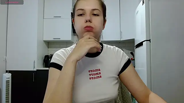 Snapshot of SayMeow_ chatting on 06/30/26, 04:46 SayMeow online show from 06/30/26, 04:46