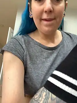 Snapshot of MissCumberdale chatting on 01/05/25, 08:42 MissCumberdale online show from 01/05/25, 08:42