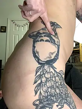 Snapshot of MissCumberdale chatting on 02/11/25, 09:25 MissCumberdale online show from 02/11/25, 09:25