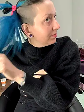 Snapshot of MissCumberdale chatting on 12/14/25, 06:23 MissCumberdale online show from 12/14/25, 06:23