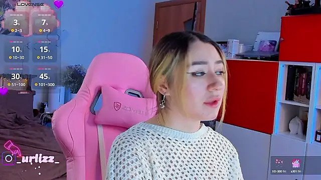 Snapshot of Fiona-Love chatting on 12/02/24, 09:28 Fiona-Love online show from 12/02/24, 09:28