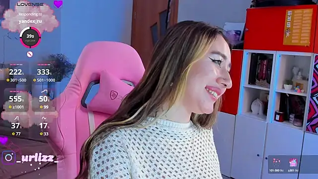 Snapshot of Fiona-Love chatting on 12/03/24, 12:46 Fiona-Love online show from 12/03/24, 12:46