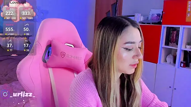 Snapshot of Fiona-Love chatting on 12/12/24, 09:04 Fiona-Love online show from 12/12/24, 09:04