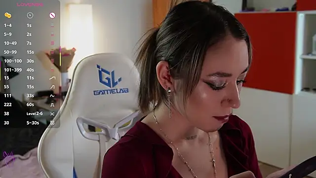 Snapshot of Fiona-Love chatting on 10/01/25, 03:18 Fiona-Love online show from 10/01/25, 03:18