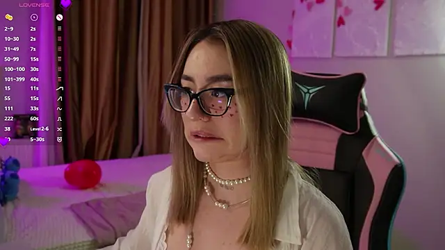 Snapshot of Fiona-Love chatting on 02/14/26, 05:21 Fiona-Love online show from 02/14/26, 05:21